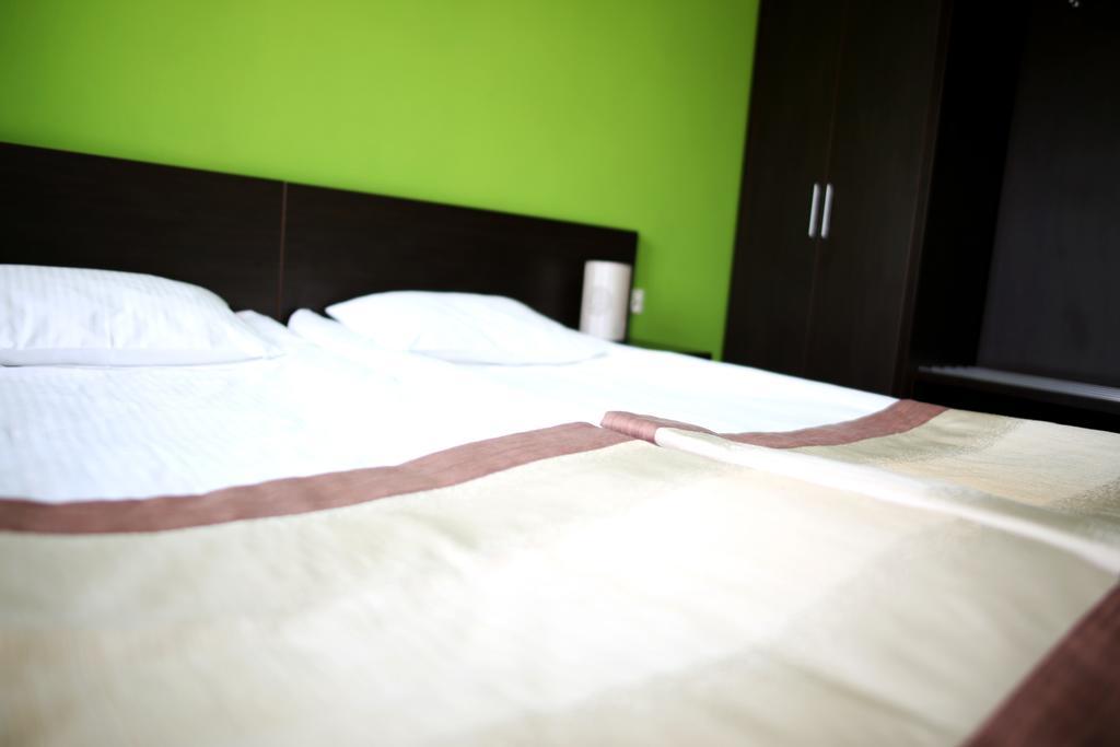 Hotel Folklor Międzyrzec Podlaski Esterno foto