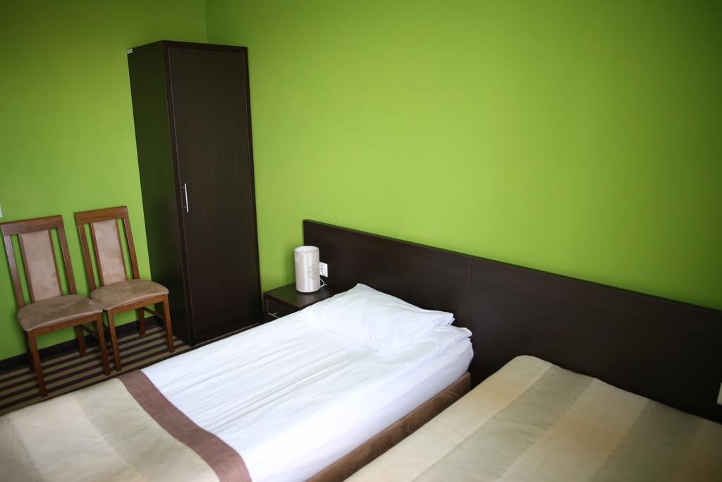 Hotel Folklor Międzyrzec Podlaski Esterno foto